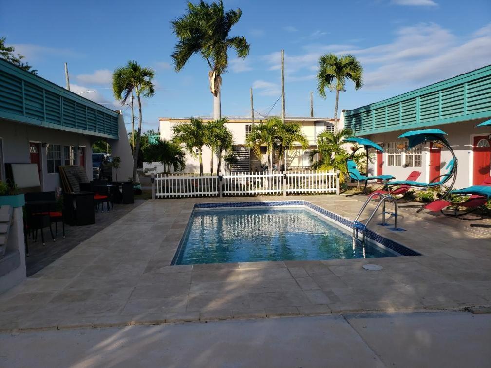 Georges Royal Inn Frederiksted Εξωτερικό φωτογραφία