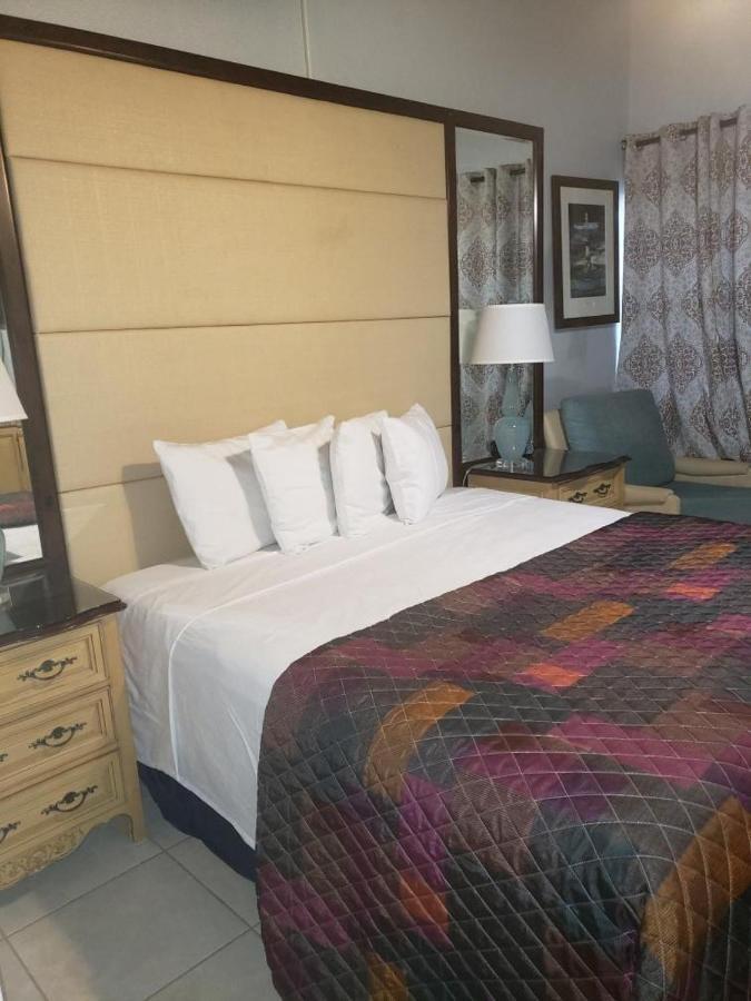 Georges Royal Inn Frederiksted Εξωτερικό φωτογραφία